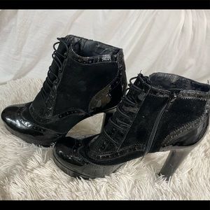 Gianni Bini booties